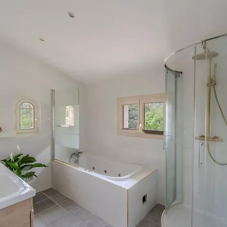 Villa La Provence : Piscine, Tennis, Cinema & Roquefort-les-Pins